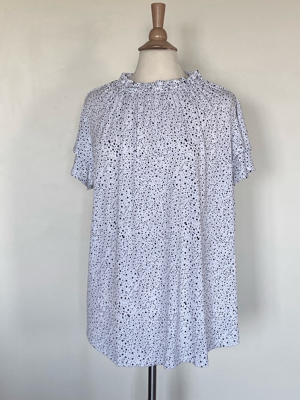 NWT Adrianna Papell White with Black Speckle Ruffle Neck Blouse
